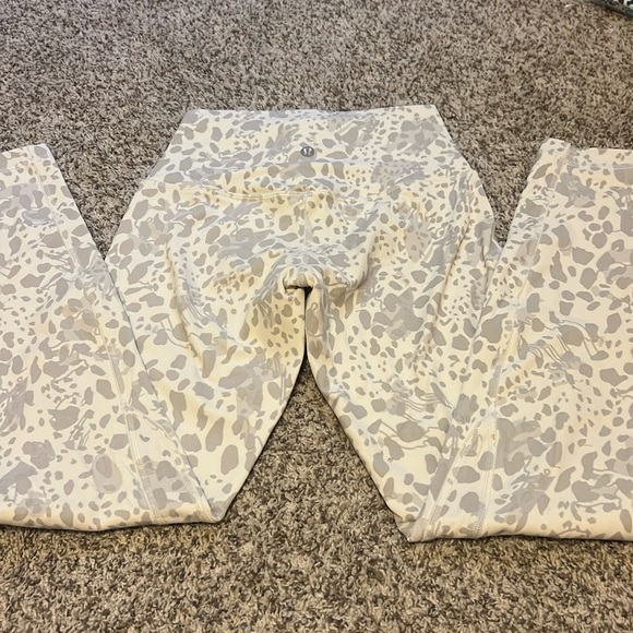 Lululemon Leggings - Picture 1 of 2